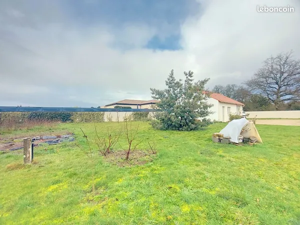Terrain 900 m² SAINT JULIEN DE CONCELLES