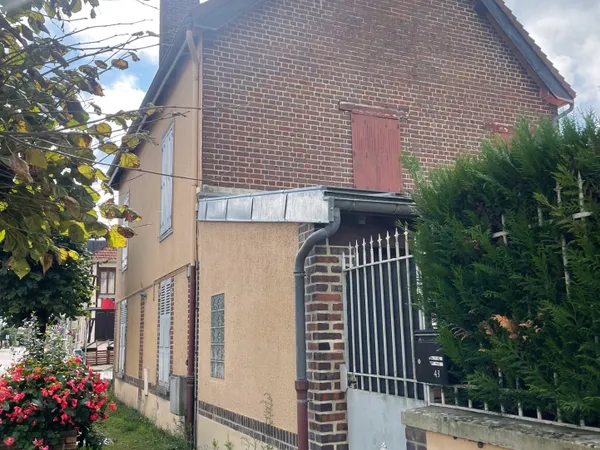 Maison familiale 118 m2 avec garages et terrain à Vaudes
