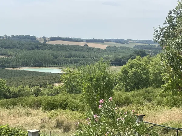 Terrain à bâtir sur les coteaux.