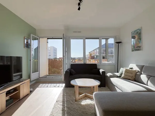 Appartement T3 de 68 m² avec balcon, cave et ascenseur - Les Ponts-de-Cé