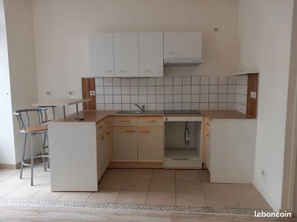 Studio 1 pièce 28 m²