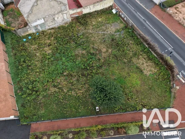 Terrain 6977 m²