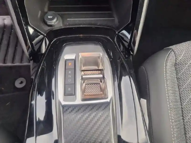 Peugeot 208 electrique 50 kwh 136ch — photo 14