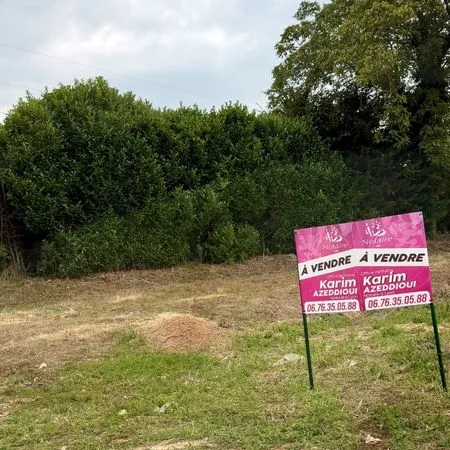 Terrain 323 m² SIMANDRES