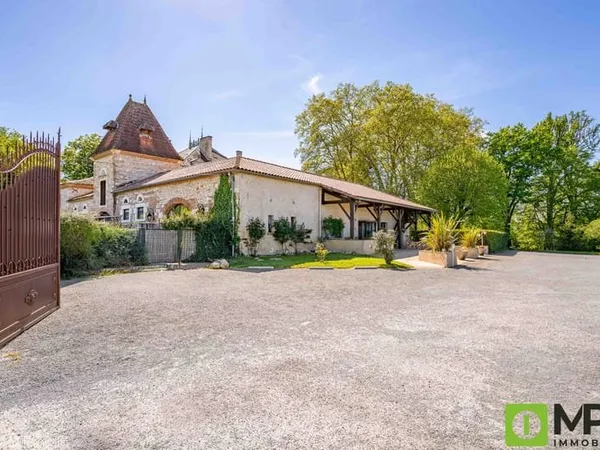 VILLENEUVE SUR LOT, murs et fond de commerce en restauration