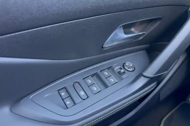 Peugeot 308 bluehdi 130ch s&amp;s eat8 — photo 21