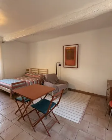 580 EUR / charges comprises