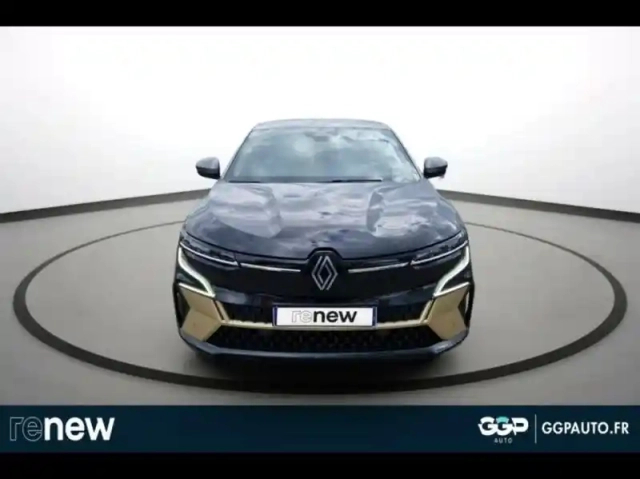 Renault Megane e-tech electric ev60 220ch iconic super charge — photo 2