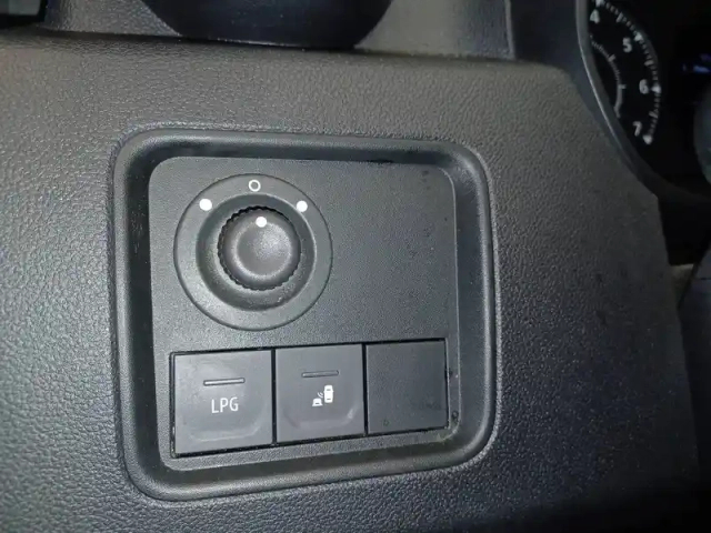 Dacia Duster eco-g 100 4x2 — photo 77