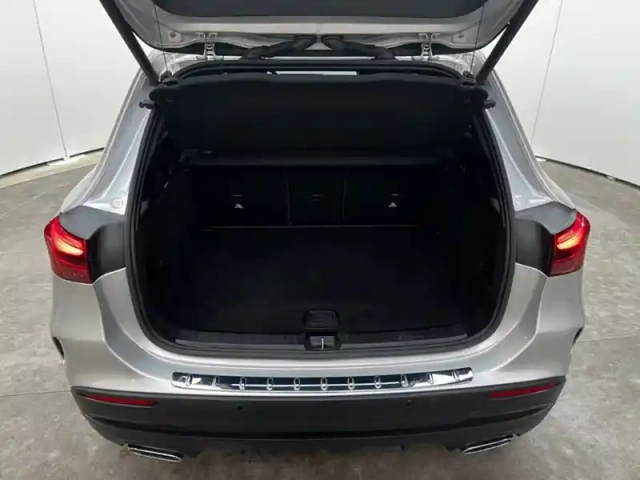Mercedes Gla 200 d amg line — photo 10