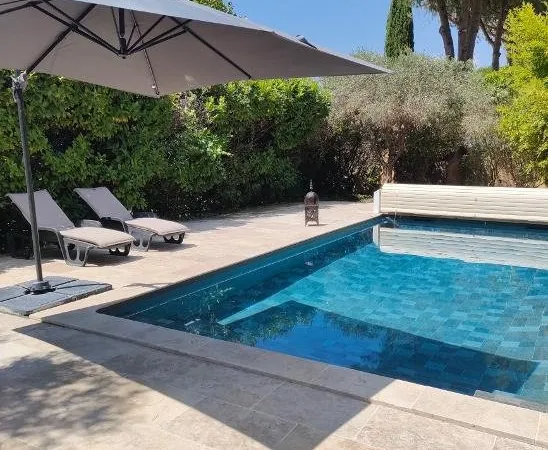 BELLE VILLA AVEC PISCINE