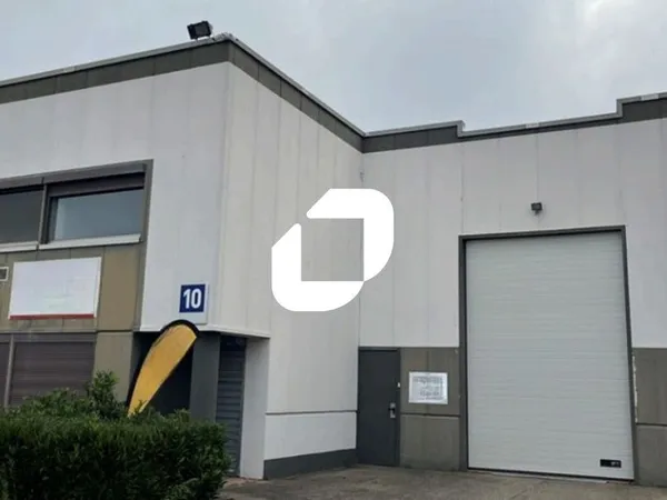Local d'activité 797 m²