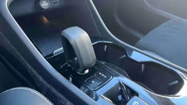 Volvo Xc40 t5 recharge 180+82 ch dct7 — photo 40