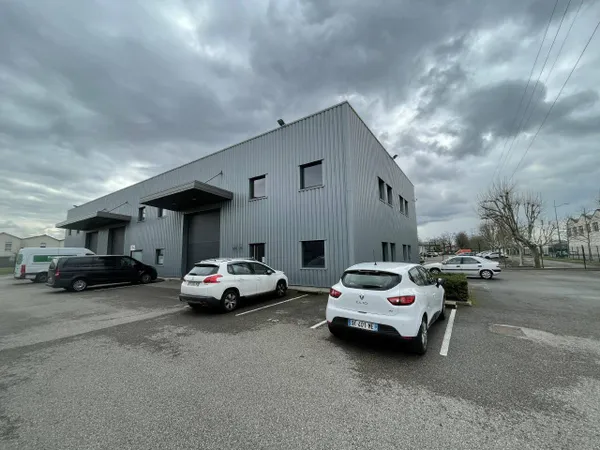 Local d'activité 340 m²