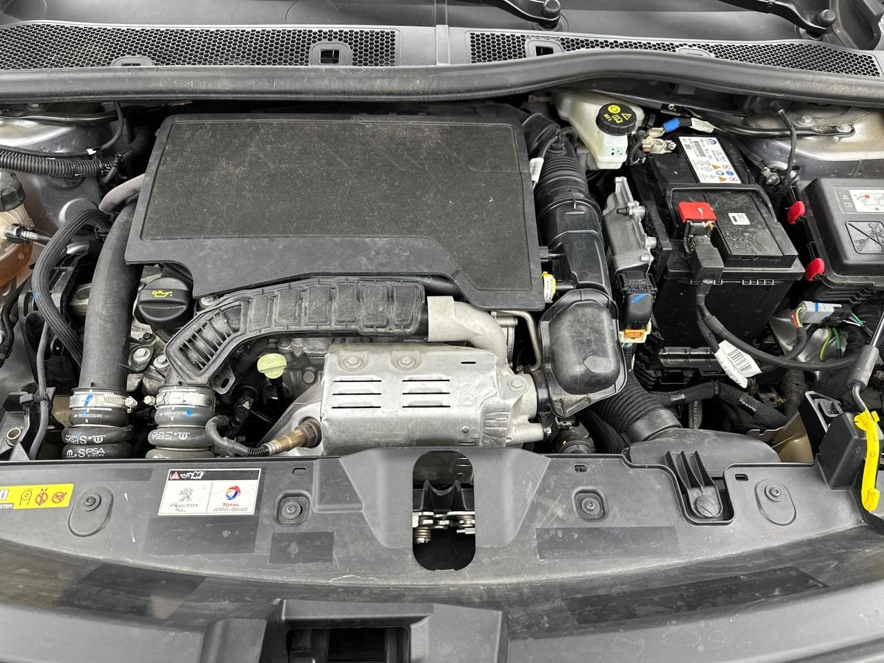 Peugeot 2008 puretech 130 s&s eat8 allure pack — photo 13