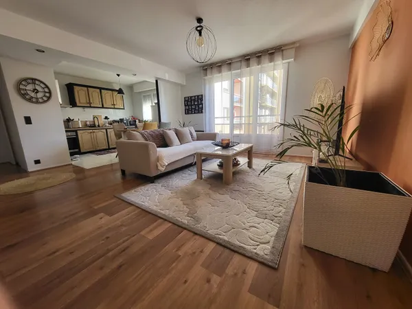 Appartement 3 pièce(s) 72.81 m2 CLERMONT FERRAND Secteur ST-ALYRE