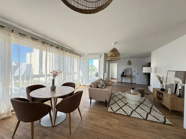 APPARTEMENT RÉCENT TERRASSE T5 - 96 M² - HYPERCENTRE-VILLE