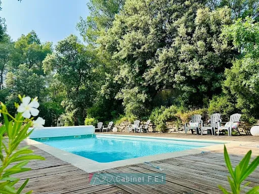 Villa 6 pièces 165 m²