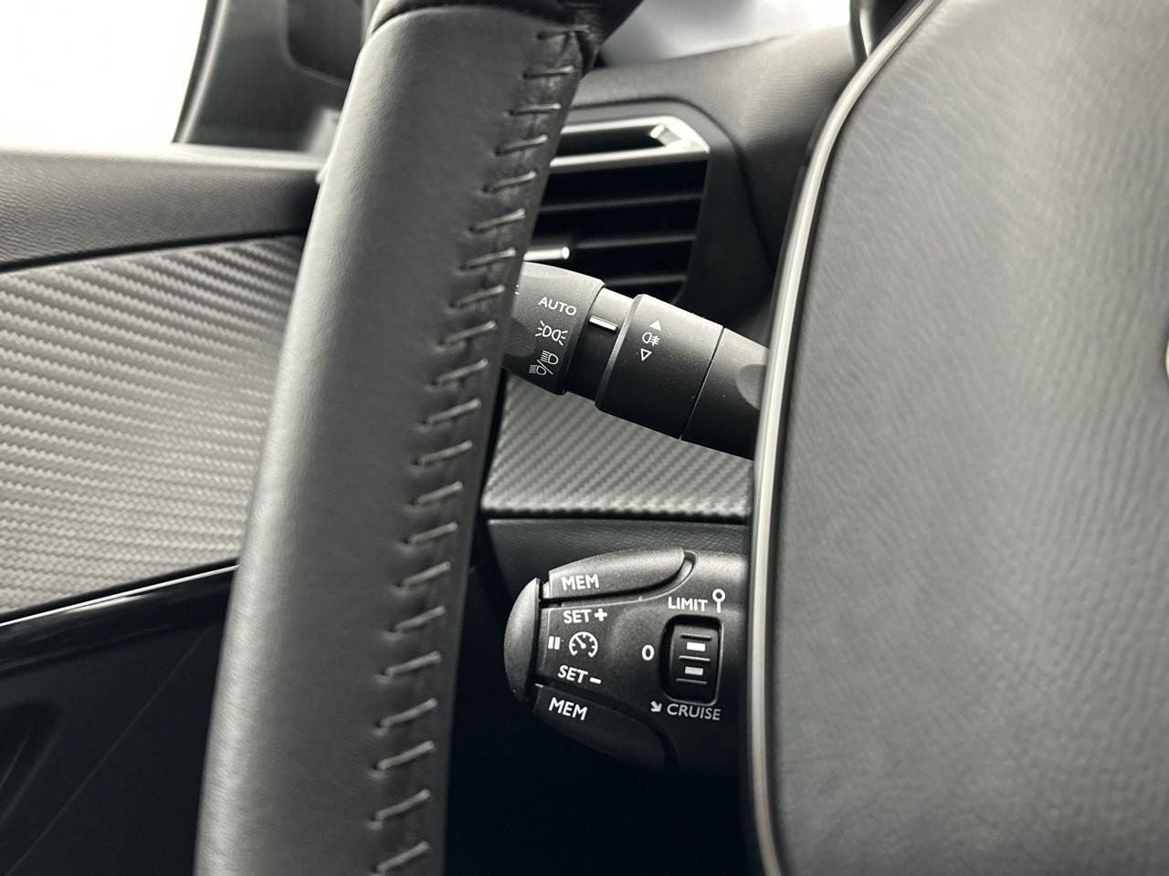 Peugeot 208 puretech 100 s&s bvm6 allure — photo 21