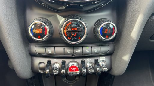 Mini Mini 1.5 One 102 - Edition Camden – 2022 – 43829 km – Essence – Boîte Manuelle — photo 3