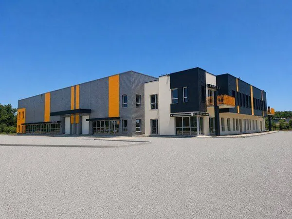 Local commercial 1900 m²