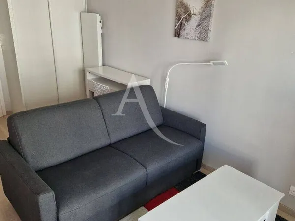 Studio 1 pièce 28 m²
