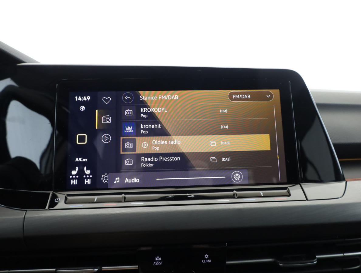 Volkswagen Golf 8 — photo 19