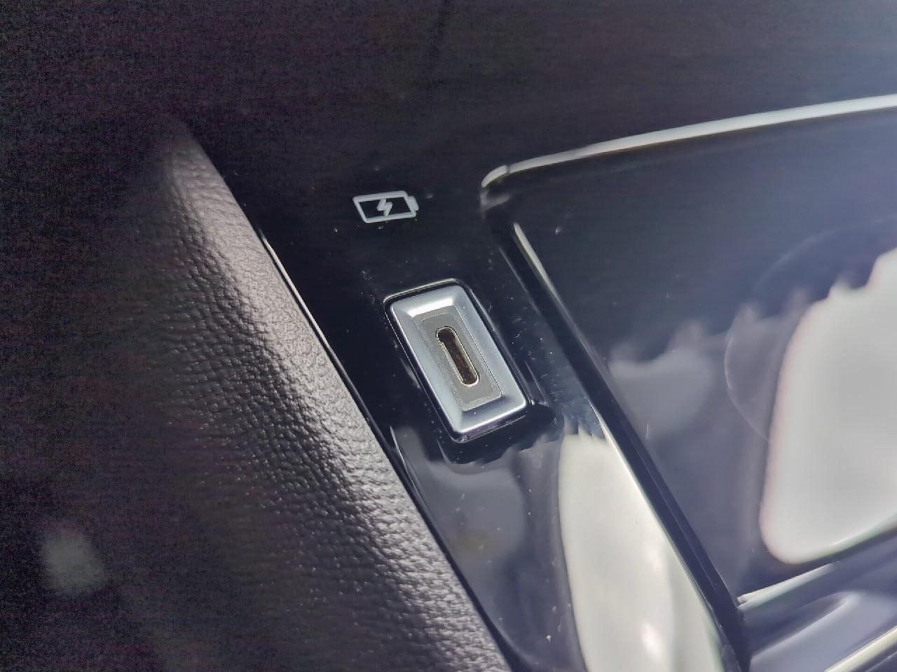 Peugeot 2008 puretech 100 s&s bvm6 allure — photo 26