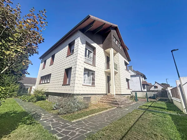 Maison 10 pièces 250 m²