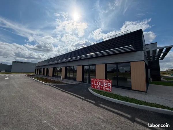 Local commercial neuf 148 m2