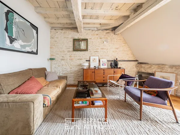 Duplex rénové au coeur des antiquaires