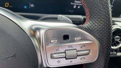 Mercedes Classe A 200 163 7G-DCT - Amg Line + – 2019 – 53175 km – Essence – Boîte Automatique — photo 14