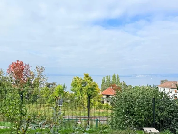 Superbe appartement T4 avec jardin et très belle vue lac