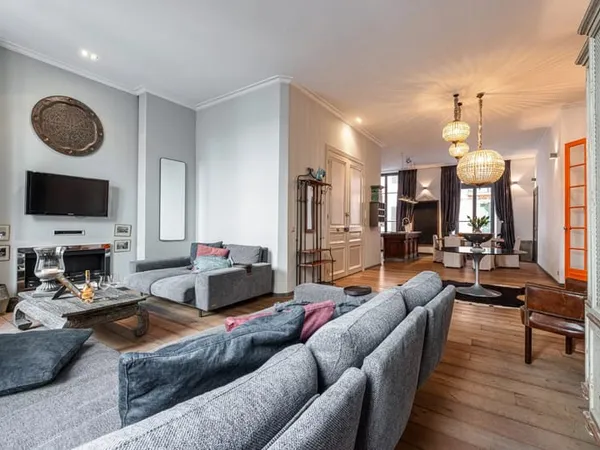 Appartement 3 pièces 141 m²