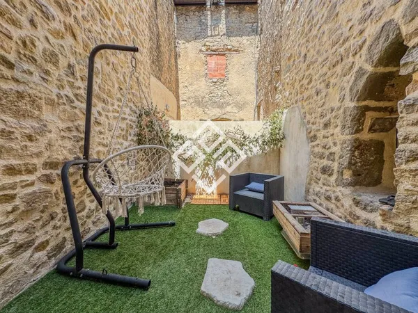 Laurette Maison en pierre, terrasses et dépendance