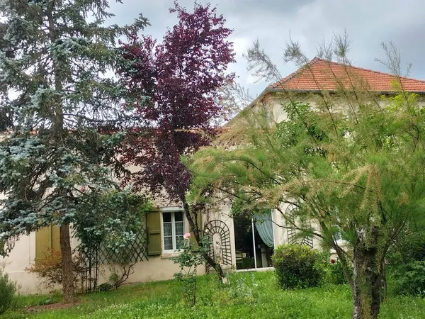 maison de village avec jardin et garage