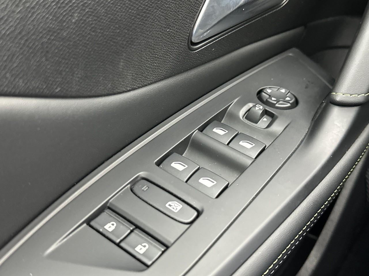 Peugeot 308 hybrid 136 e-dcs6 gt — photo 15