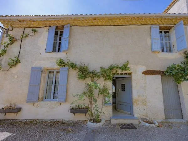 Maison de village en pierre avec gîte