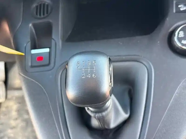 Peugeot Partner fourgon m 650 kg bluehdi 100 s&amp;s bvm6 — photo 14