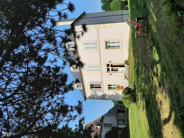 Maison 9 pièces 216 m²