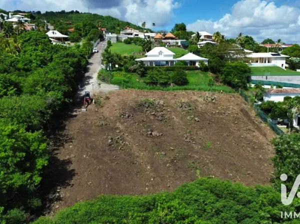 Terrain 12763 m²