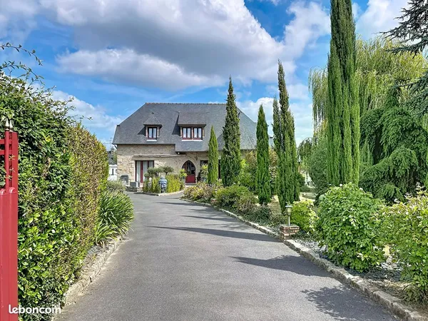 Propriété 6 pièces 232 m²