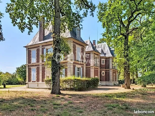 Château 19 pièces 680 m²