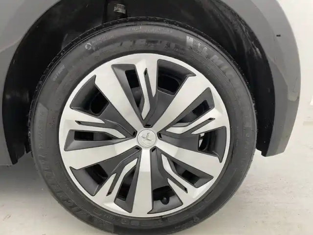 Peugeot 208 electrique 50 kwh 136 — photo 51