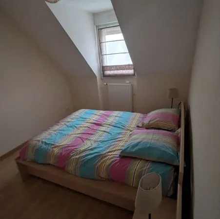 Chambre dans belle maison avec piscine & jardin - Proche Angers (Corné)