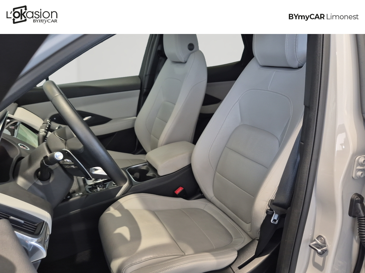 Jaguar E-Pace P300e ch PHEV AWD BVA — photo 11