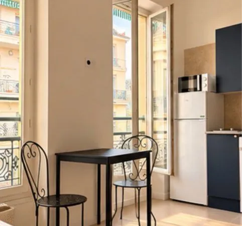 Nice Carré d'Or - 2 pièces meublé 40 m² - entièrement rénové - climatisation - aperçu mer