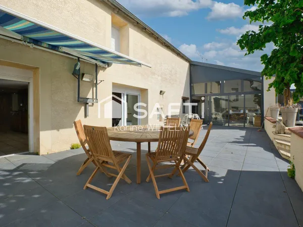 Maison de 7 pièces de 245 m² située à Ochey