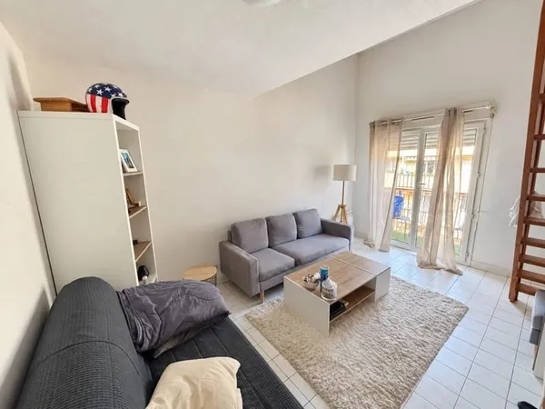 INVESTISSEMENT LOCATIF - 2 PIÈCES EN DUPLEX AU DERNIER ÉTAGE