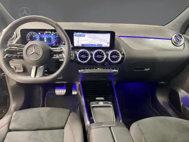 Mercedes Gla 200 d amg line — photo 31